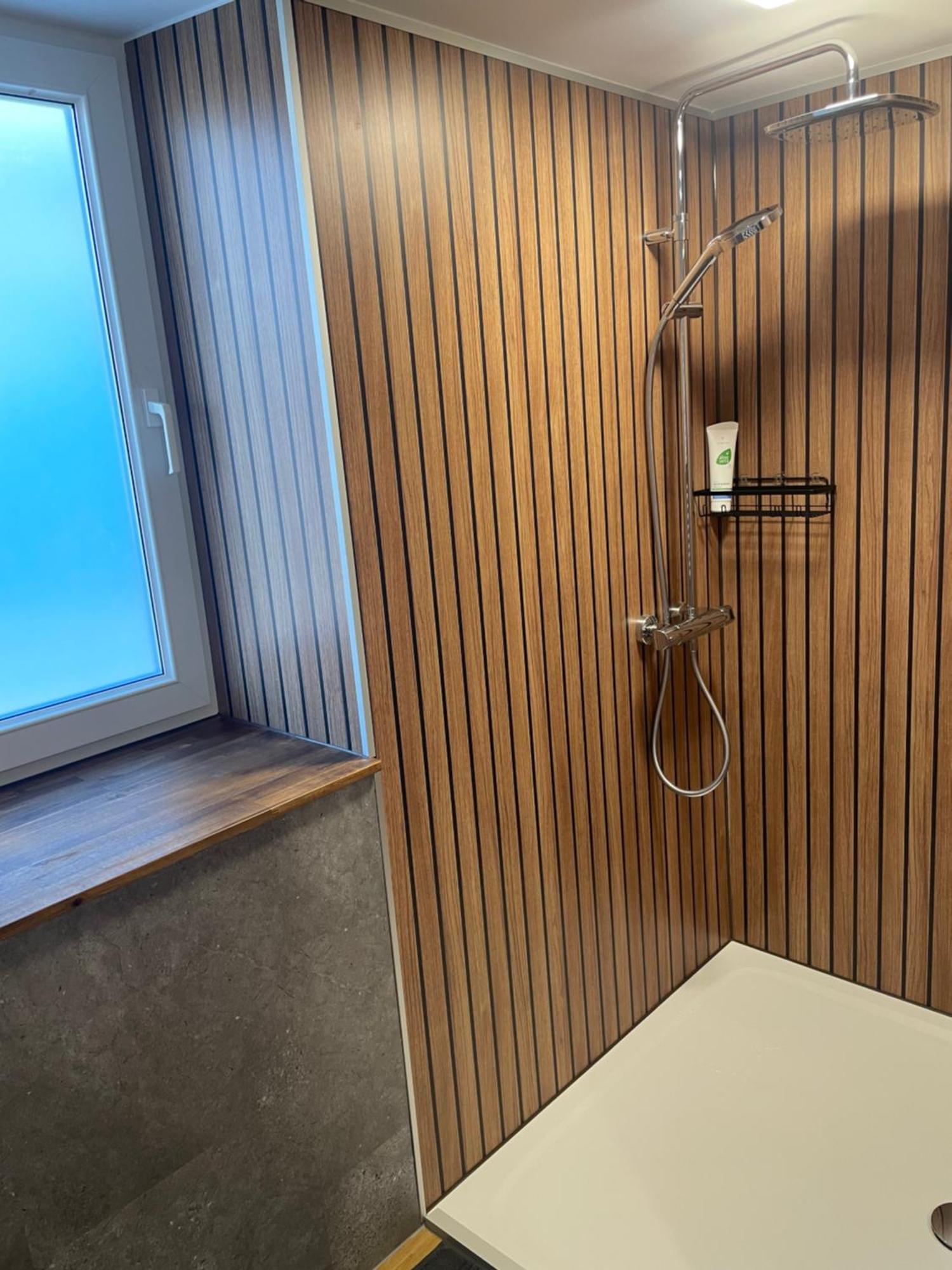 Exklusive Mit Geteiltem Bad Und Kueche Kg Apartment *