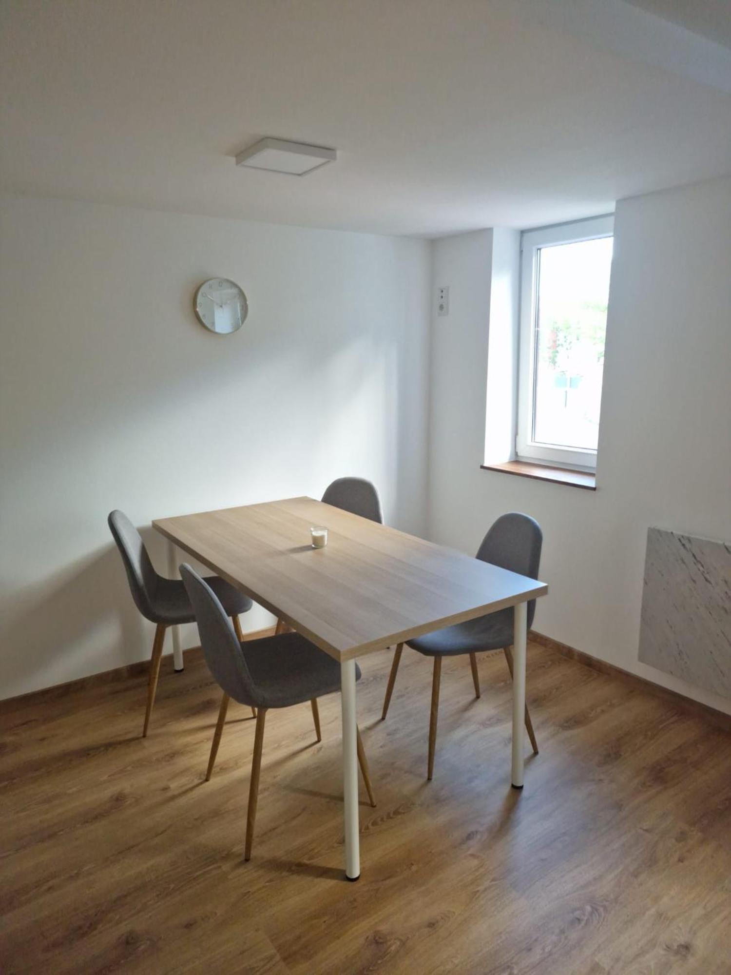 Exklusive Mit Geteiltem Bad Und Kueche Kg Apartment *